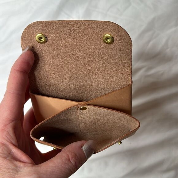 Passage One California Leather Change Purse. - Picture 5 of 7